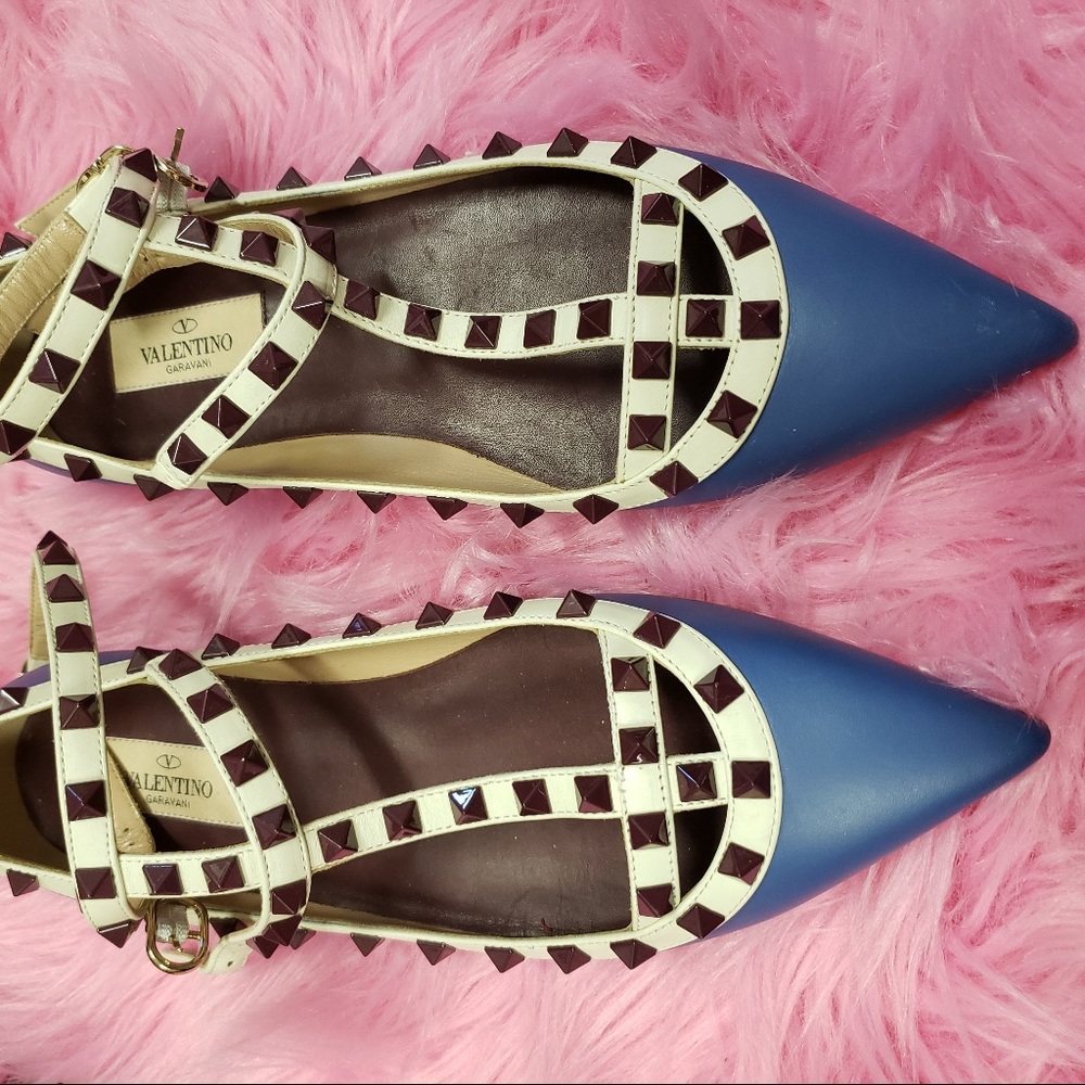 SOLD!!! Valentino Rockstud Flats